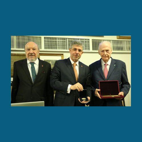 Luiz Leonardos is honored by the Instituto dos Advogados Brasileiros (IAB) with the Levi Carneiro Medal